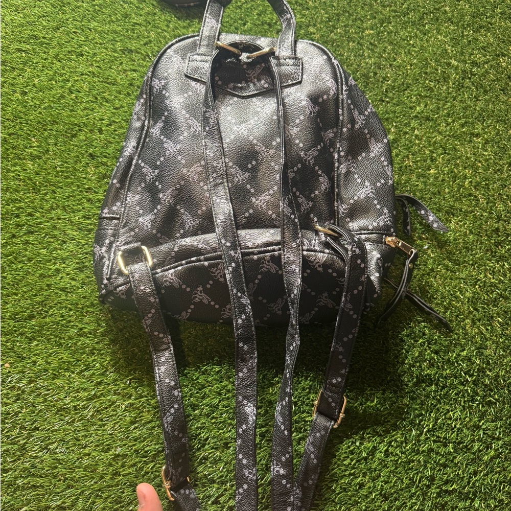 Stylish Black Patterned Backpack Set - image 2